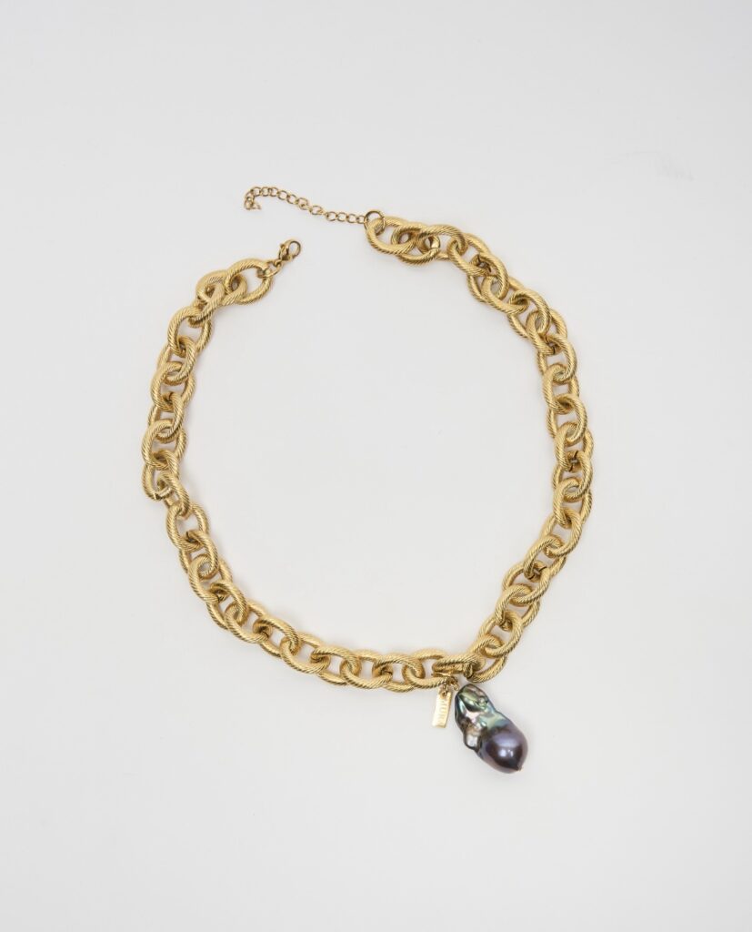 Collier Ora